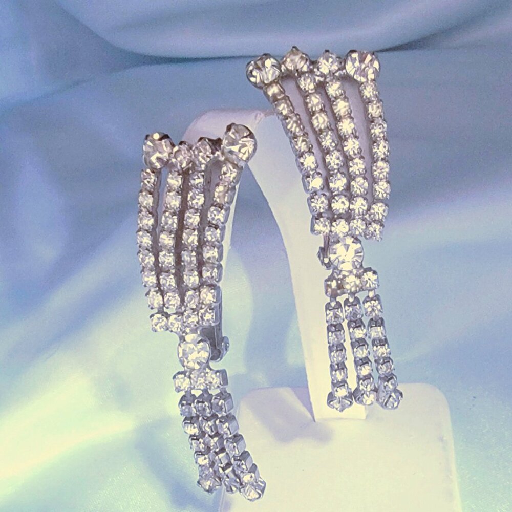 Rare VTG JULIANA D&E Statement Clip-On Waterfall Earrings Clear AUS Crystal RS